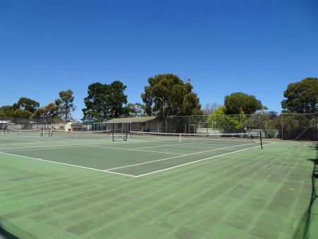 Manson Oval - Tennis (Green)