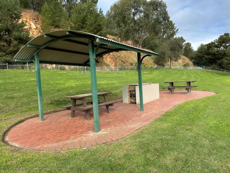 McElligotts - Playground & Shelter